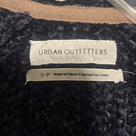 Urban Outfitters | Super Soft Chenille Knit Open Front Oversized Cardigan - Picture 6 of 6